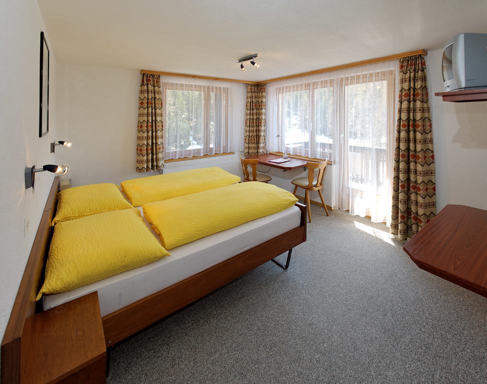 Hotel Zum See Grächen Quarto foto