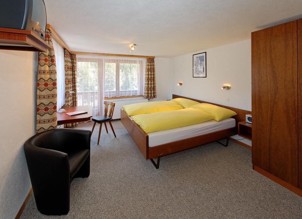 Hotel Zum See Grächen Quarto foto